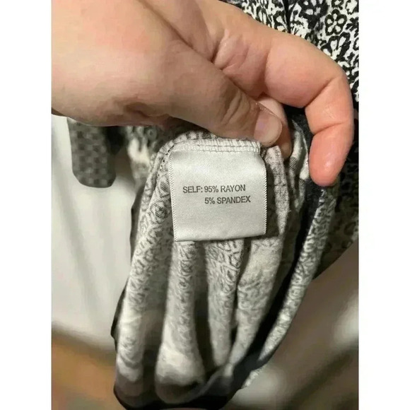 Rose & Olive Black & White Round‎ Neck Stretch Pullover 3/4 Sleeve, Size 2X - Picture 5 of 7